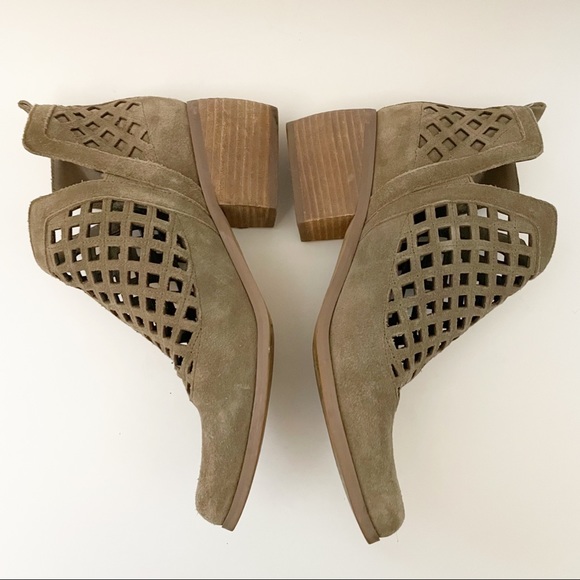 Crown Vintage taupe leather laser cut booties 8.5 - Picture 7 of 10